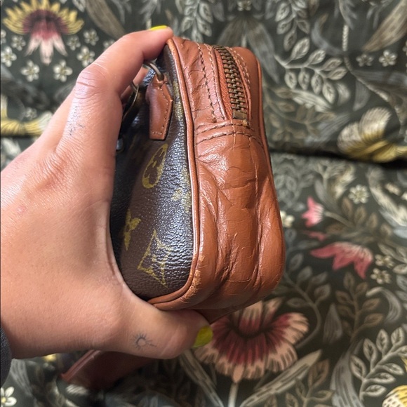 Louis Vuitton Brown Monogram Chain Bag - Picture 4 of 8